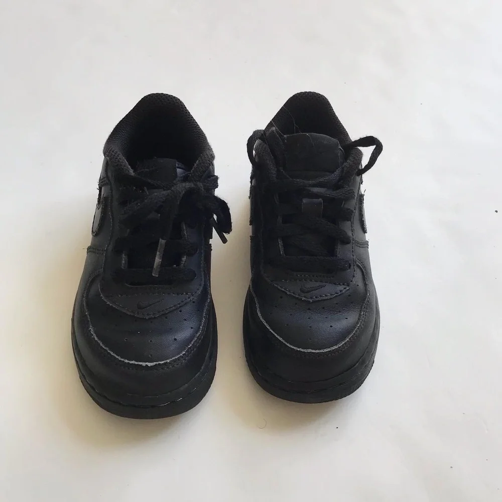 Nike black Air Force 1 EUC size 9
